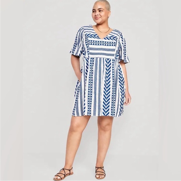 Old Navy Dresses & Skirts - Old Navy Blue and White Short Sleeve Dress